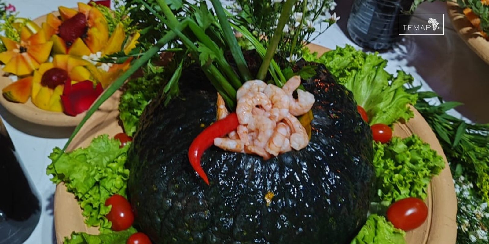 Ebó tradicional com elementos sagrados utilizados em oferenda espiritual no TEMAP.